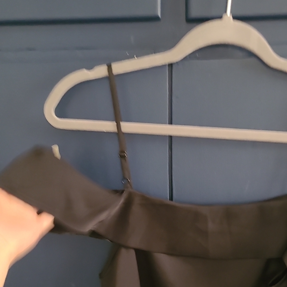 Elegant Black Off-Shoulder Top - Picture 3 of 4